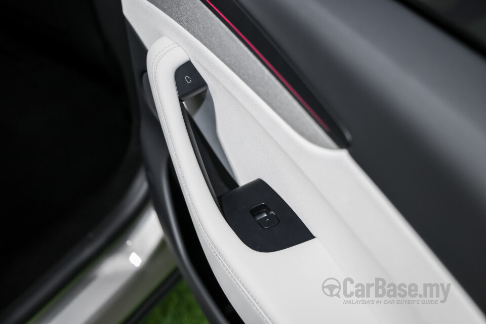 Tesla Model Y Juniper (2025) Interior