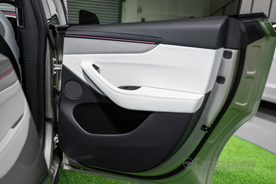 Tesla Model Y Juniper (2025) Interior