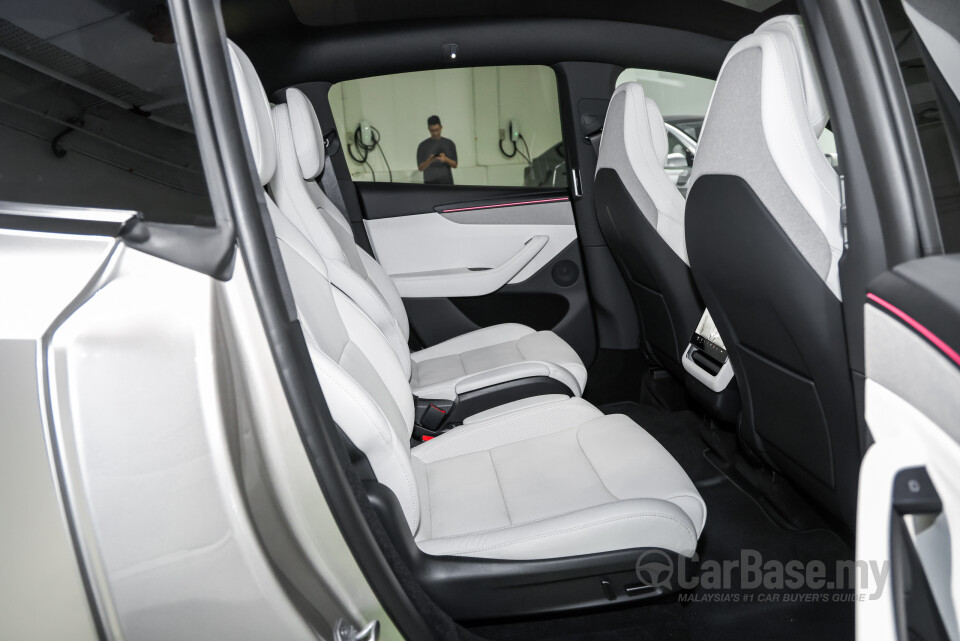 Tesla Model Y Juniper (2025) Interior