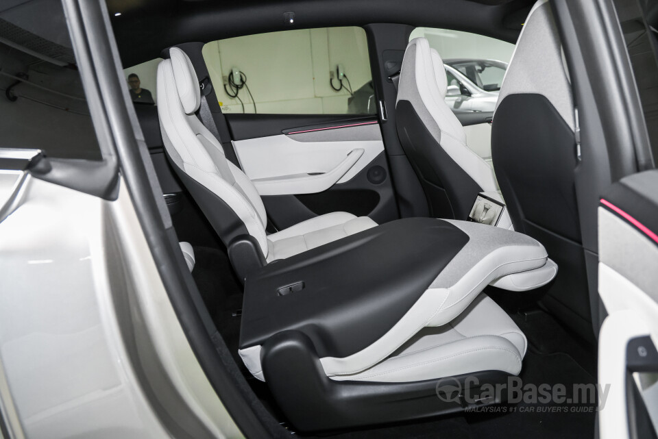 Tesla Model Y Juniper (2025) Interior