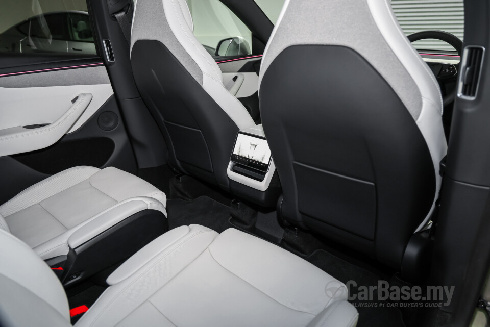 Tesla Model Y Juniper (2025) Interior