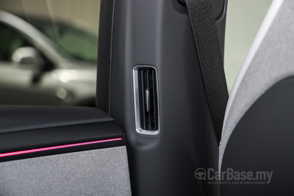 Tesla Model Y Juniper (2025) Interior