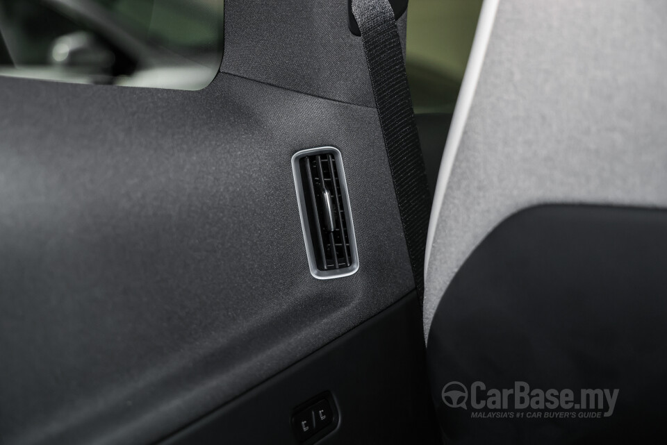 Tesla Model Y Juniper (2025) Interior