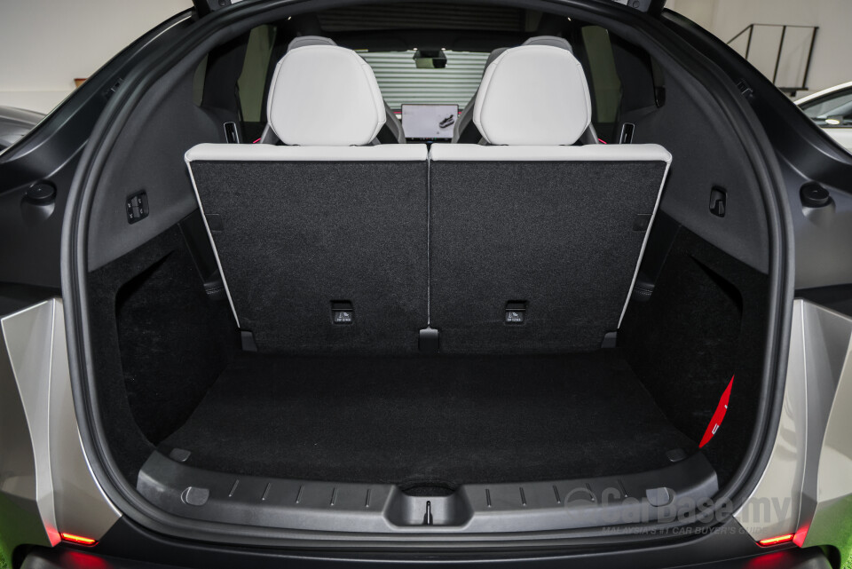 Tesla Model Y Juniper (2025) Interior