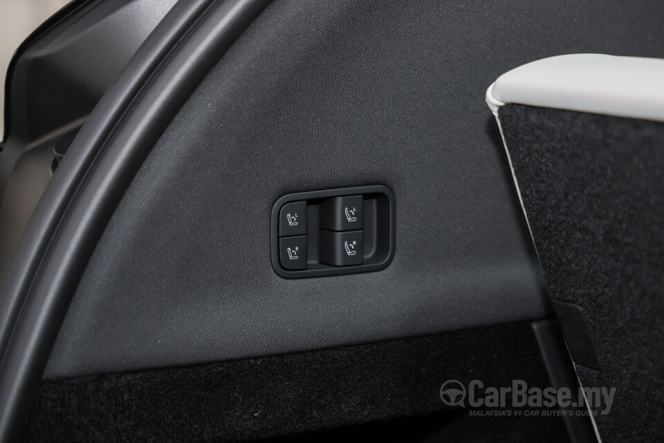 Tesla Model Y Juniper (2025) Interior