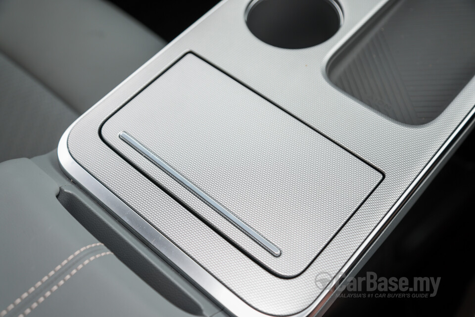 Aion Y Plus Mk1 (2024) Interior