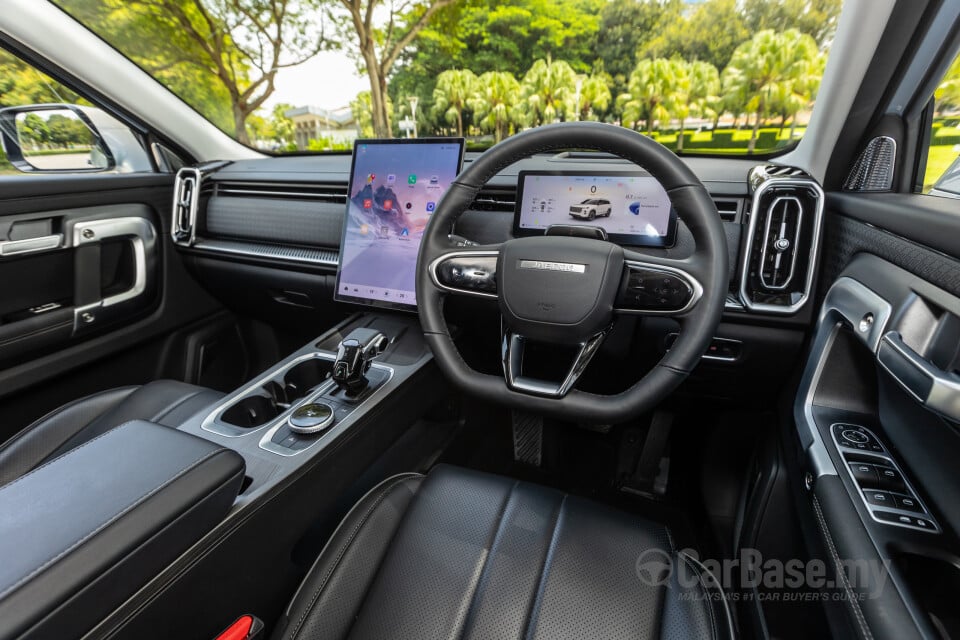 Omoda Jaecoo J7 Mk1 (2024) Interior