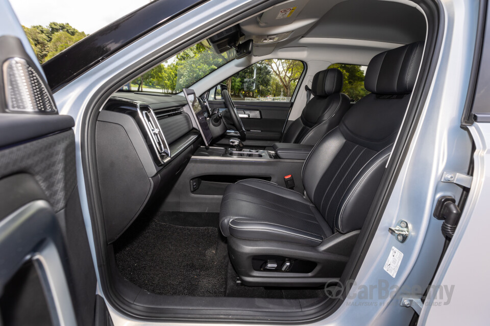 Omoda Jaecoo J7 Mk1 (2024) Interior