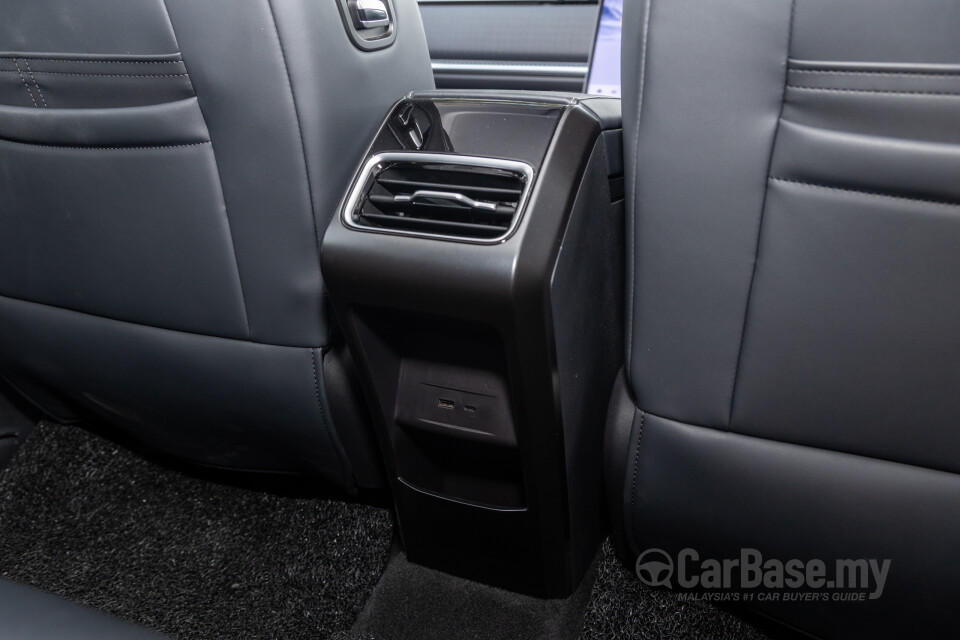 Omoda Jaecoo J7 Mk1 (2024) Interior