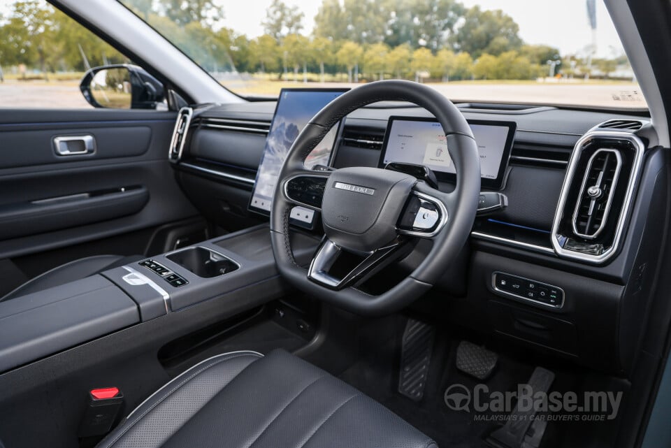 Omoda Jaecoo J7 Mk1 (2024) Interior