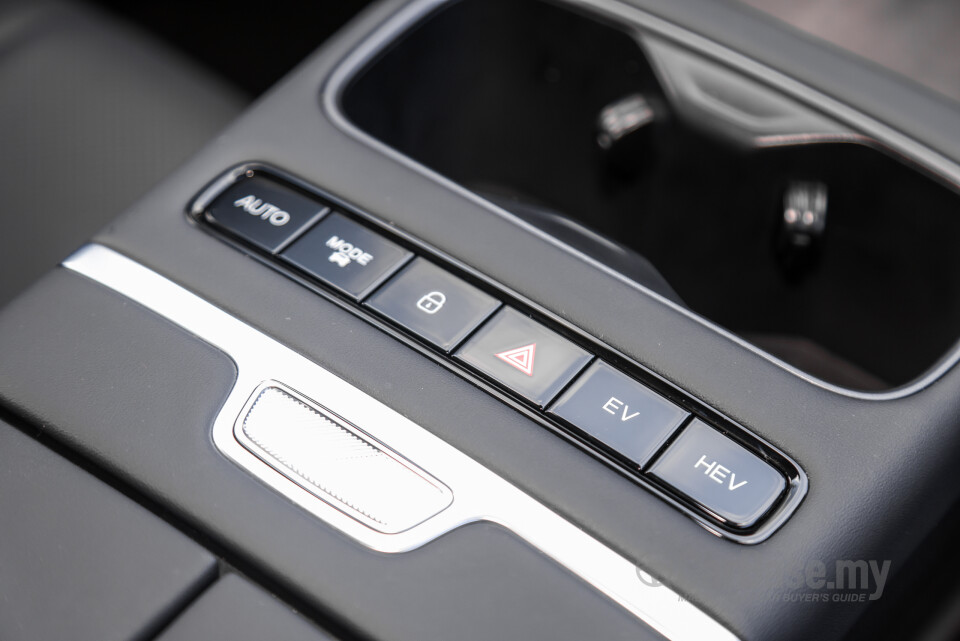 Omoda Jaecoo J7 Mk1 (2024) Interior