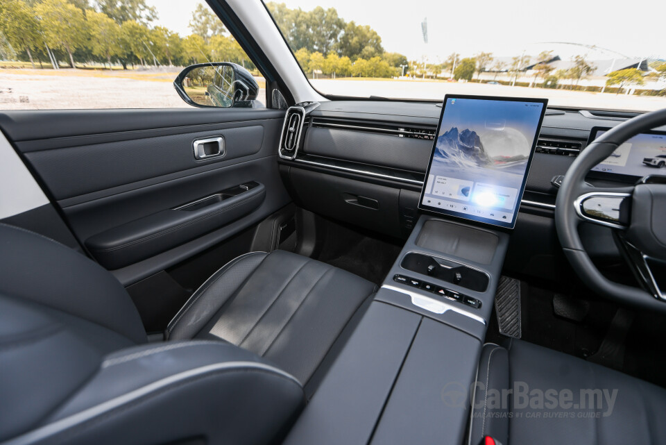 Omoda Jaecoo J7 Mk1 (2024) Interior