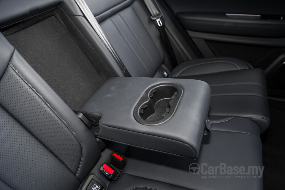 Omoda Jaecoo J7 Mk1 (2024) Interior