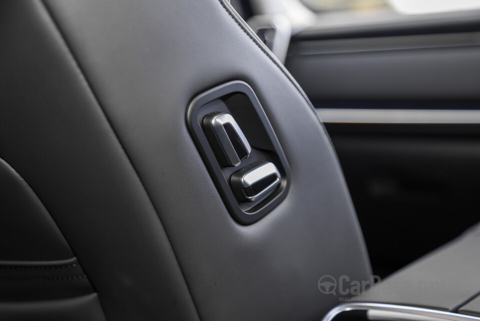 Omoda Jaecoo J7 Mk1 (2024) Interior
