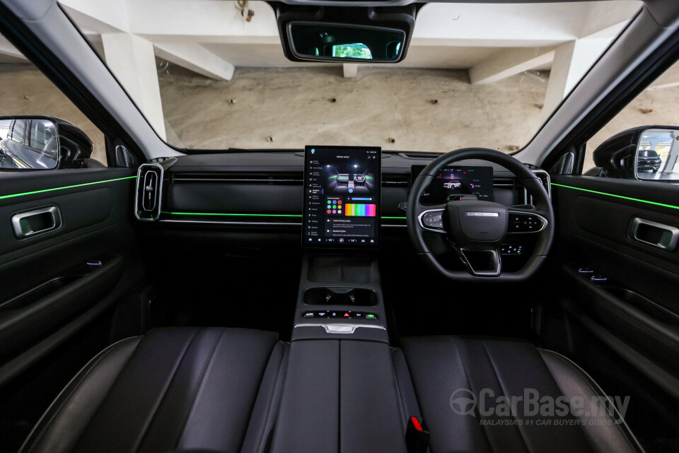 Omoda Jaecoo J7 Mk1 (2024) Interior