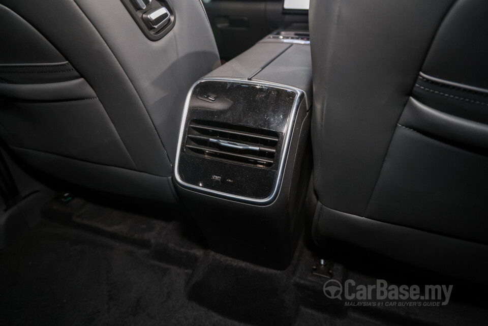 Omoda Jaecoo J7 Mk1 (2024) Interior
