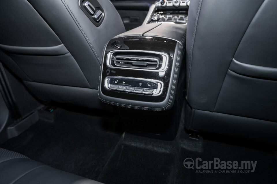 Omoda Jaecoo C9 Mk1 (2024) Interior