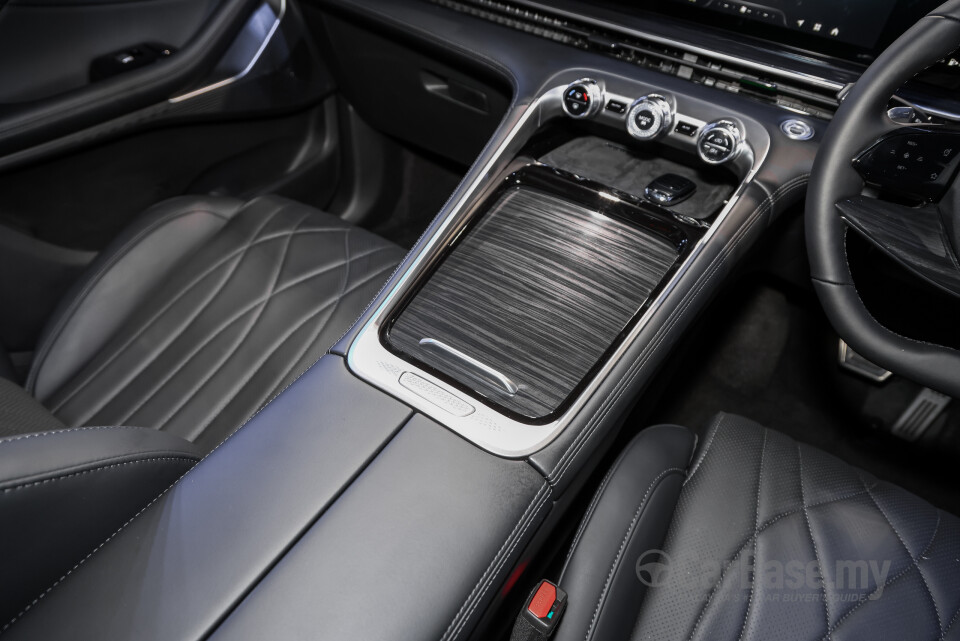 Omoda Jaecoo C9 Mk1 (2024) Interior