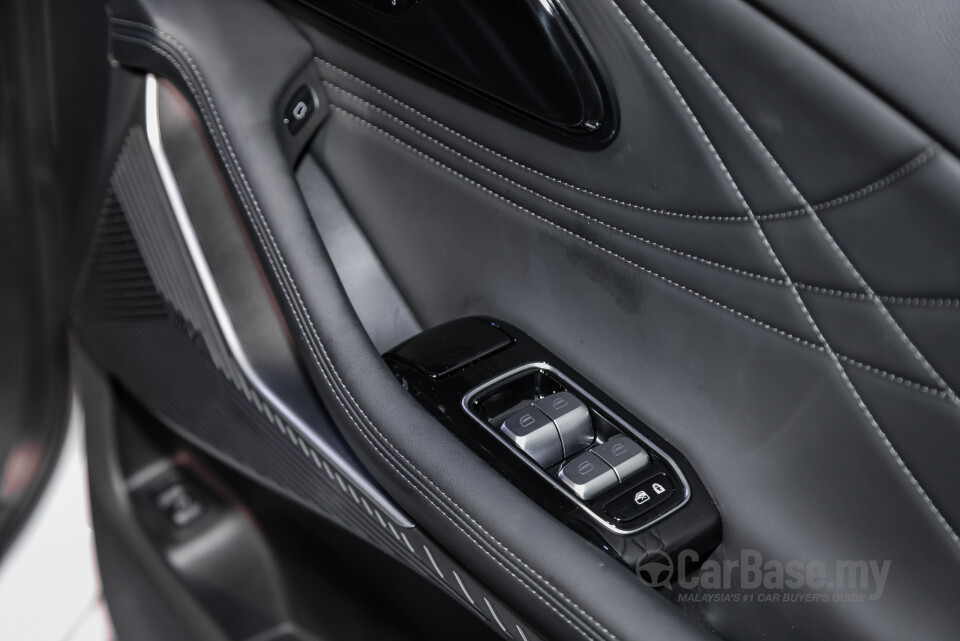 Omoda Jaecoo C9 Mk1 (2024) Interior