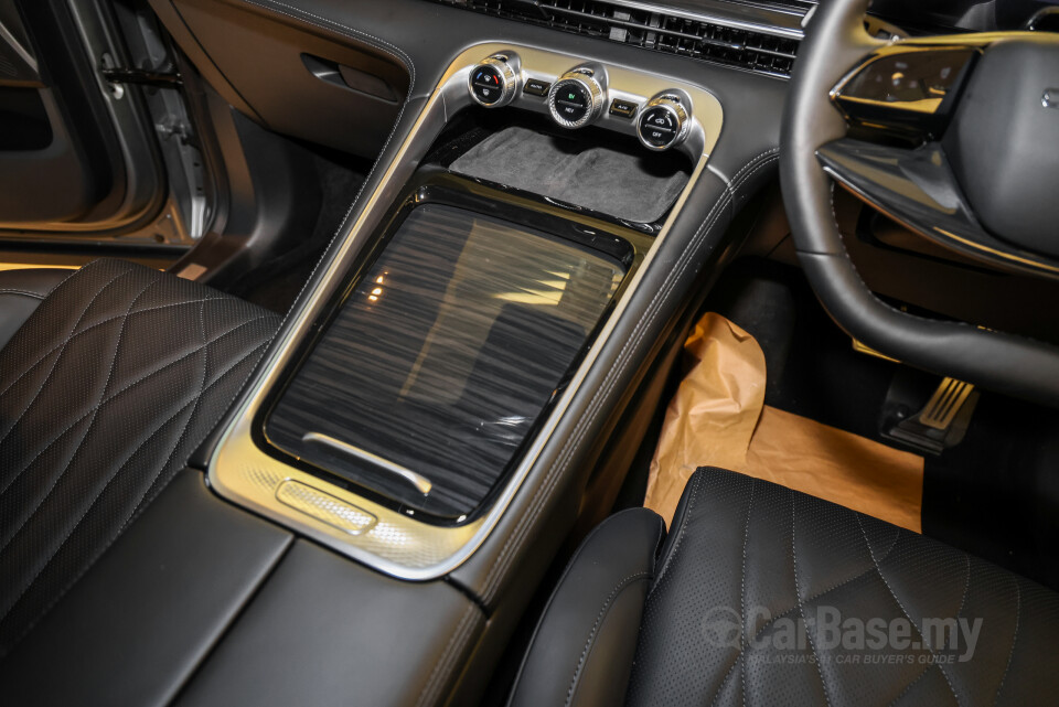 Omoda Jaecoo C9 Mk1 (2024) Interior
