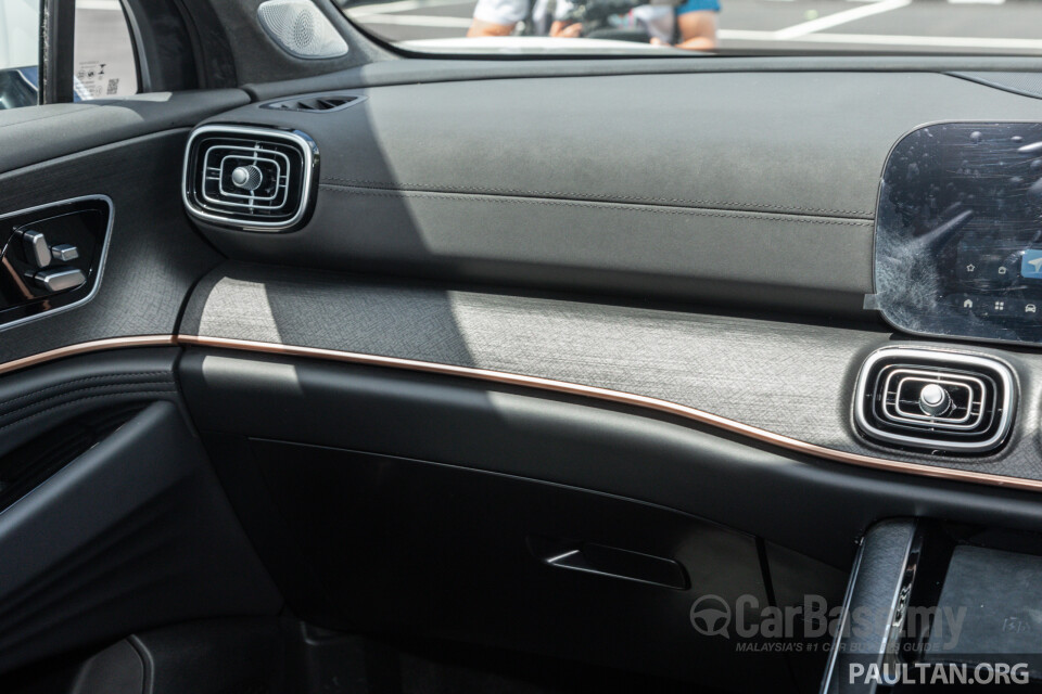 Omoda Jaecoo J8 Mk1 (2025) Interior