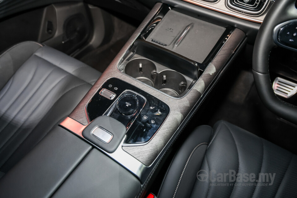 Omoda Jaecoo J8 Mk1 (2025) Interior