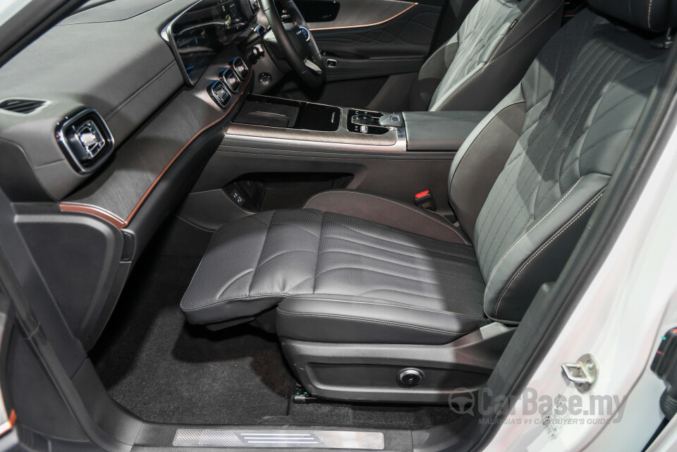 Omoda Jaecoo J8 Mk1 (2025) Interior