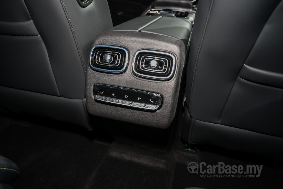 Omoda Jaecoo J8 Mk1 (2025) Interior