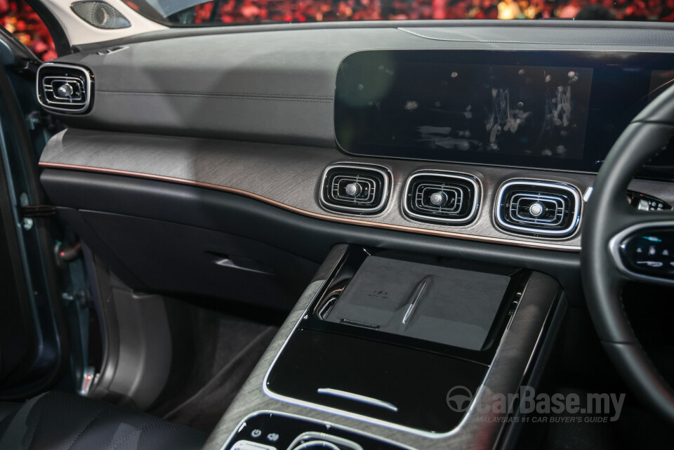 Omoda Jaecoo J8 Mk1 (2025) Interior