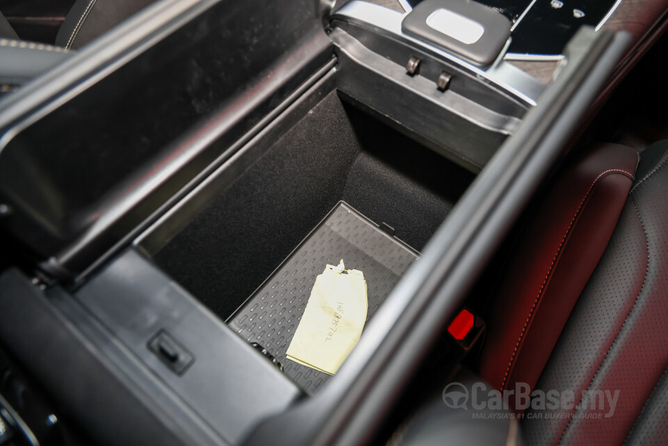 Omoda Jaecoo J8 Mk1 (2025) Interior