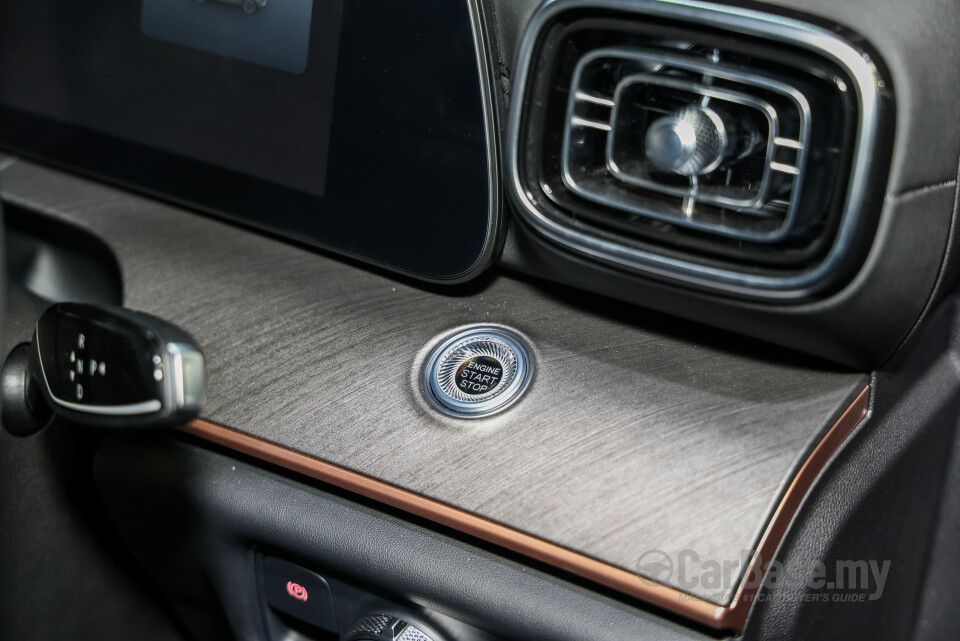 Omoda Jaecoo J8 Mk1 (2025) Interior