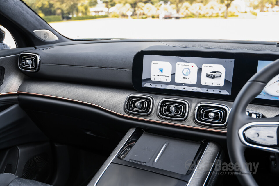Omoda Jaecoo J8 Mk1 (2025) Interior