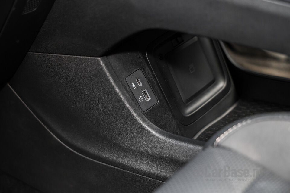 Omoda Jaecoo J8 Mk1 (2025) Interior