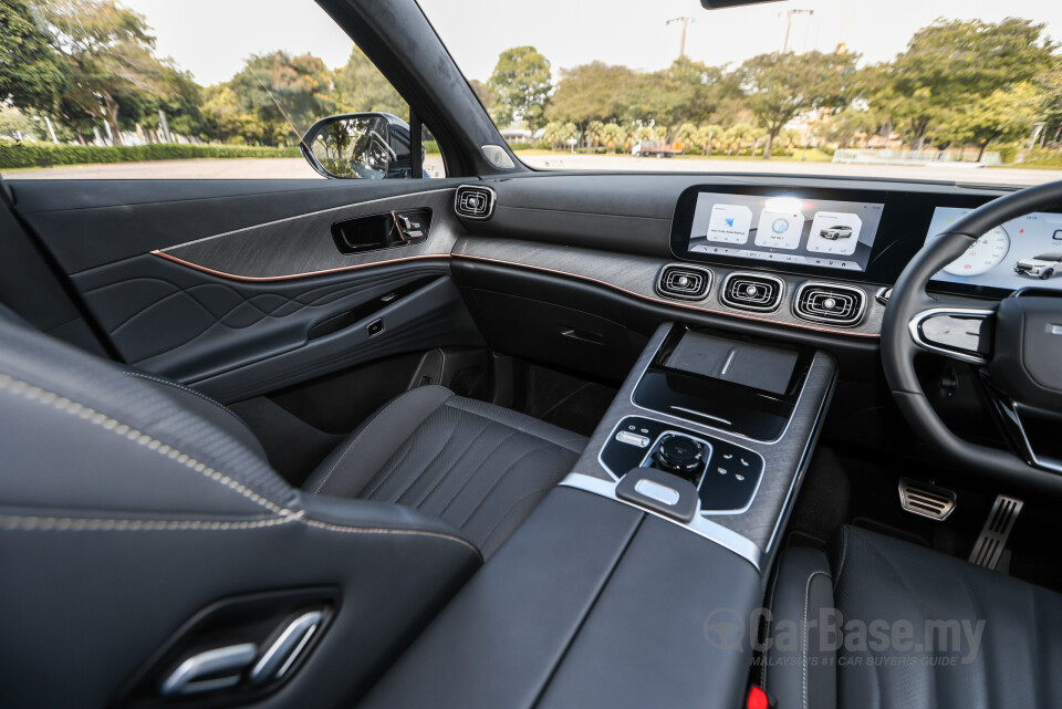 Omoda Jaecoo J8 Mk1 (2025) Interior