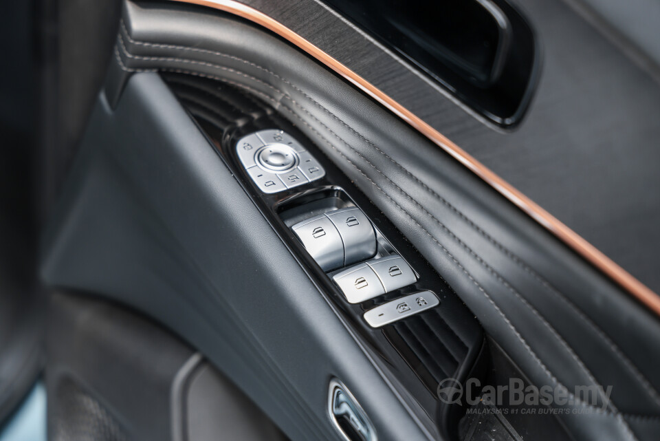 Omoda Jaecoo J8 Mk1 (2025) Interior