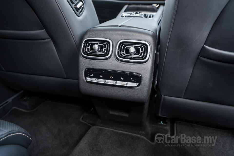 Omoda Jaecoo J8 Mk1 (2025) Interior