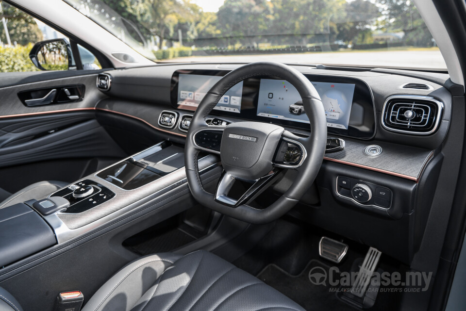 Omoda Jaecoo J8 Mk1 (2025) Interior