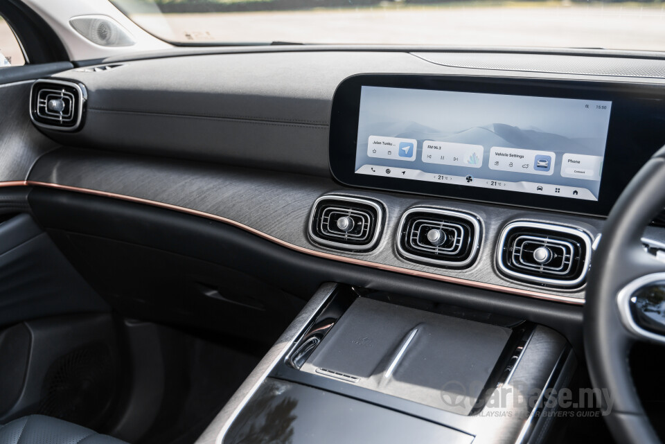 Omoda Jaecoo J8 Mk1 (2025) Interior