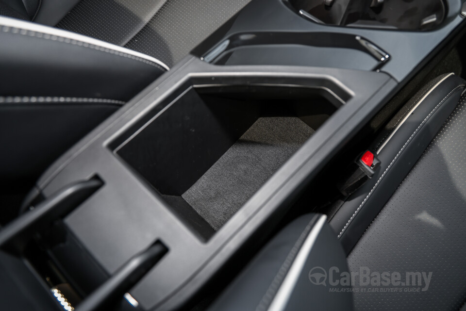 Omoda Jaecoo J5 Mk1 (2026) Interior