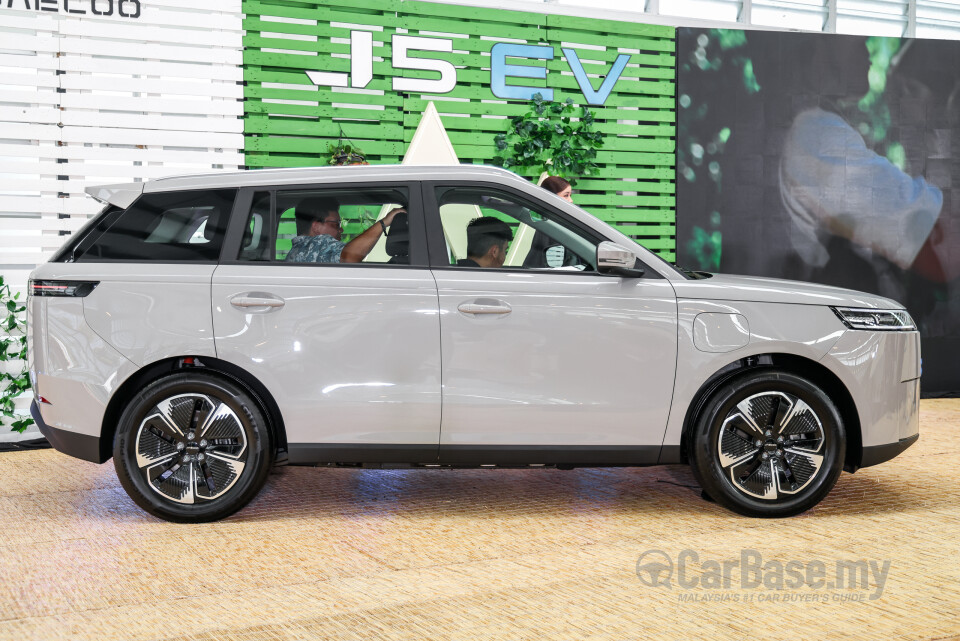 Omoda Jaecoo J5 EV Mk1 (2026) Exterior