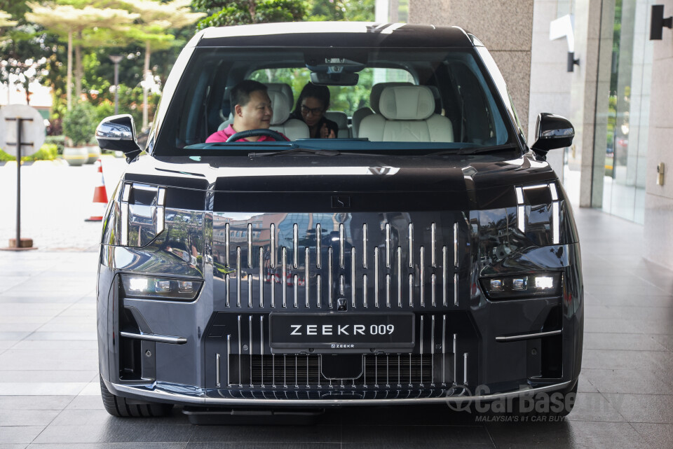 Zeekr 009 EF1E (2024) Exterior
