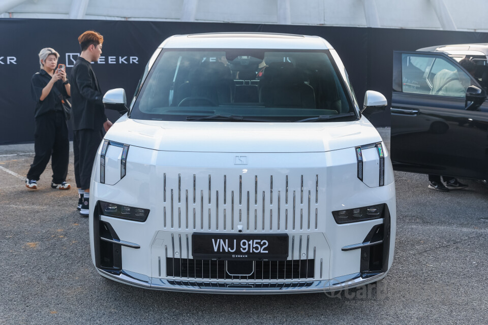 Zeekr 009 EF1E (2024) Exterior
