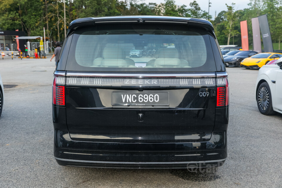 Zeekr 009 EF1E (2024) Exterior