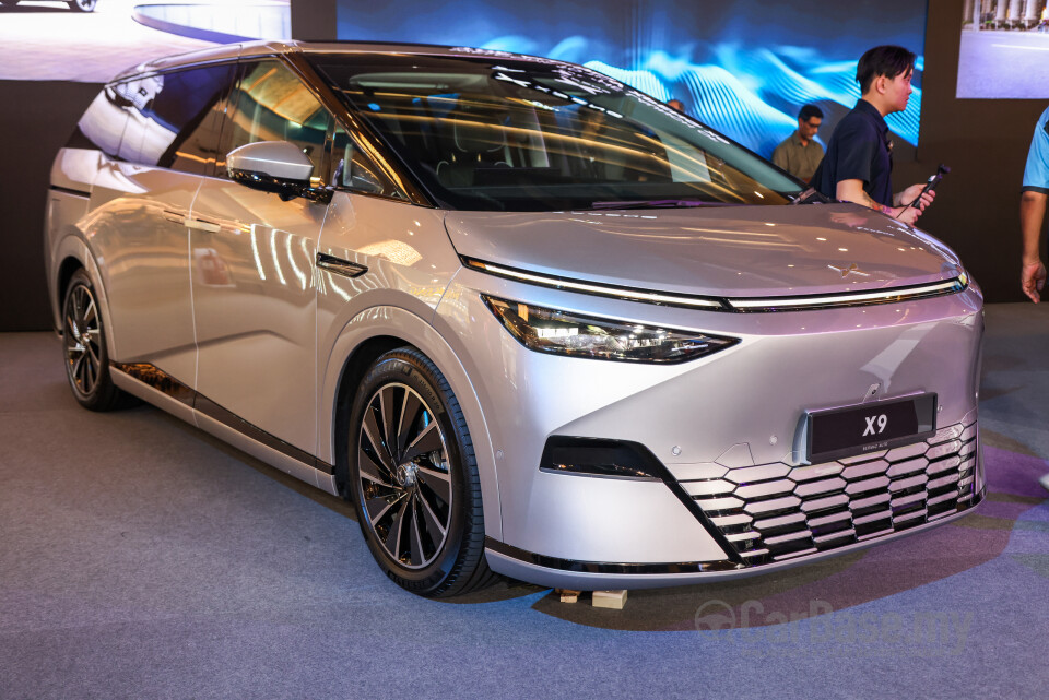 Xpeng X9 H93 (2025) Exterior