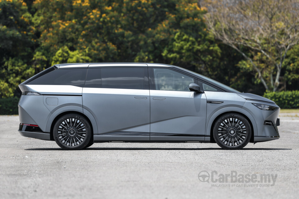 Xpeng X9 H93 (2025) Exterior