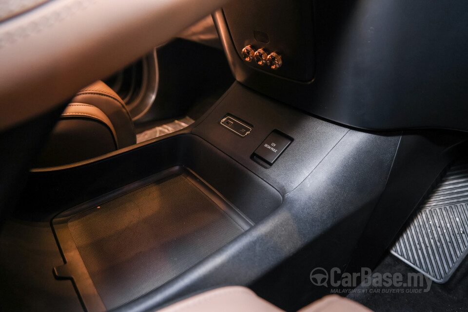 Xpeng X9 H93 (2025) Interior
