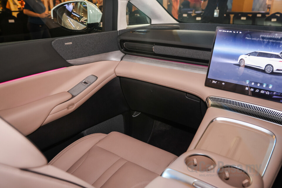 Xpeng X9 H93 (2025) Interior