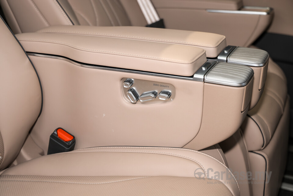 Xpeng X9 H93 (2025) Interior