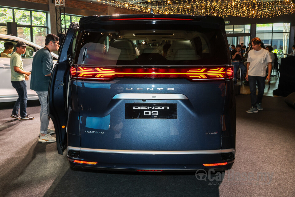 Denza D9 Mk1 (2025) Exterior