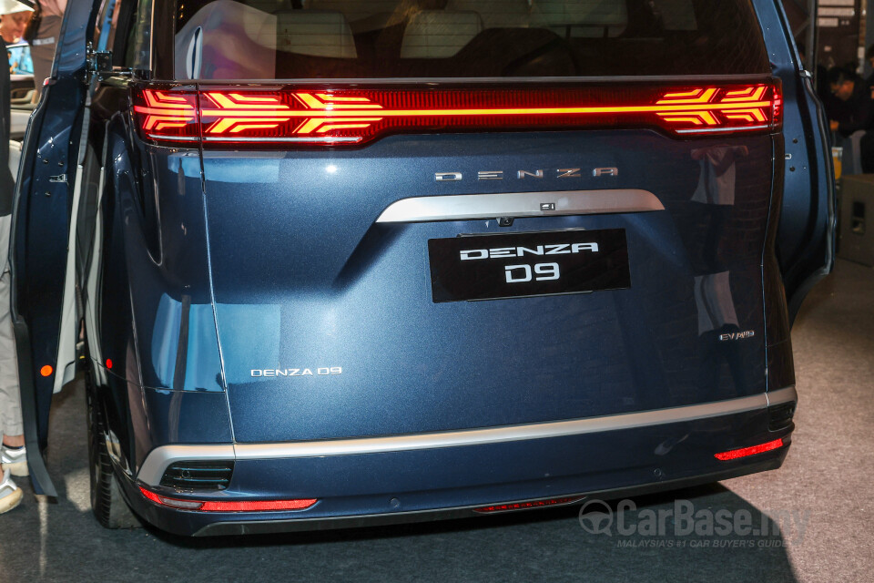 Denza D9 Mk1 (2025) Exterior